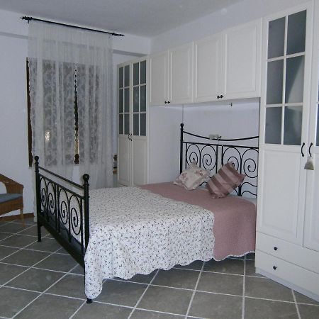 B&B Pietre Antiche Vezzi Portio ภายนอก รูปภาพ