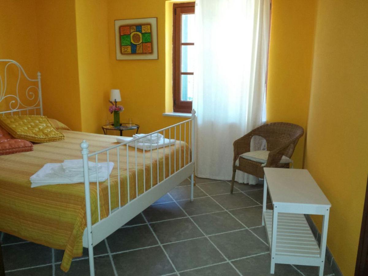 B&B Pietre Antiche Vezzi Portio ภายนอก รูปภาพ