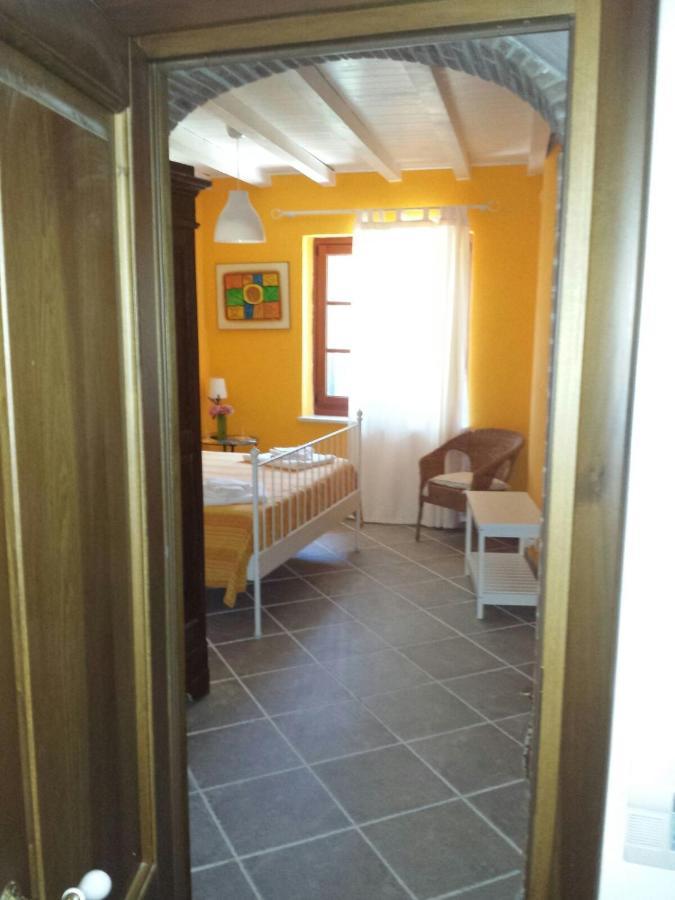 B&B Pietre Antiche Vezzi Portio ภายนอก รูปภาพ